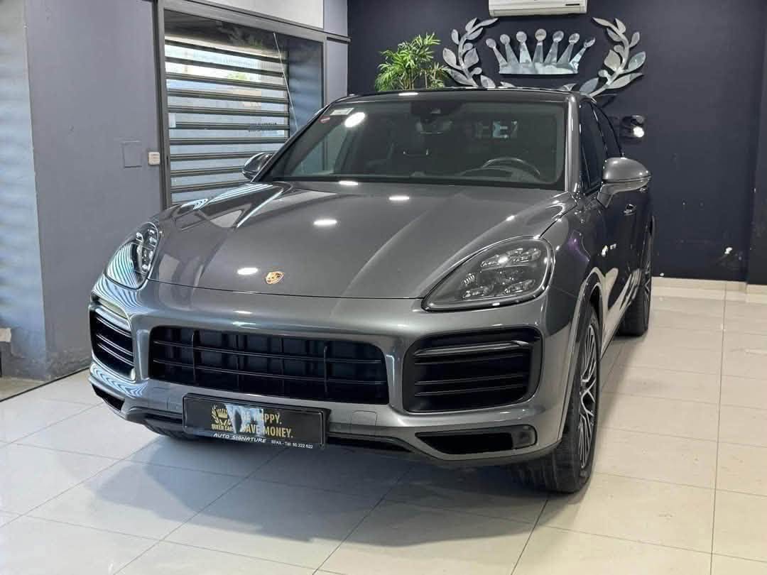 Porsche cayenne hybrid 2020